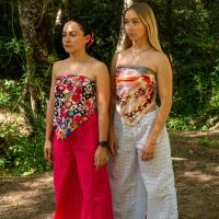 haut foulard soie, pantalon fluide broderie anglaise